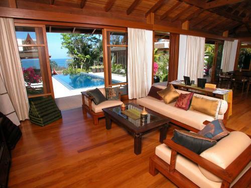 Gorgeous Thai Villa With Pool And Hilltop Seaviews