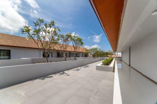 2 Bedroom Apartment Near Surin Beach