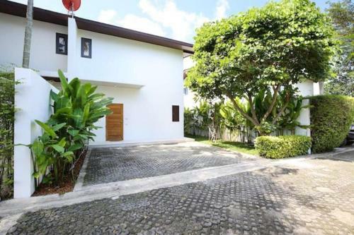 3 Bedroom Villa Near Big Buddha