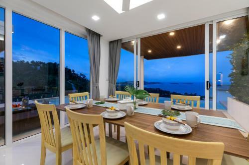 Emerald Villa 3 Br Sea Views