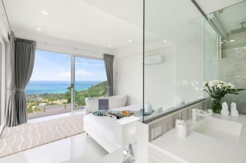 Emerald Villa 3 Br Sea Views