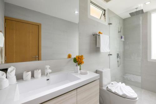 Emerald Villa 3 Br Sea Views