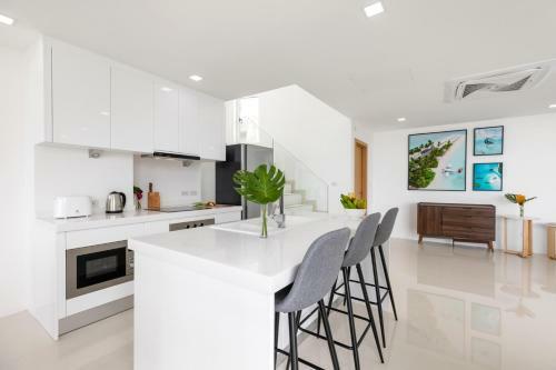 Emerald Villa 3 Br Sea Views