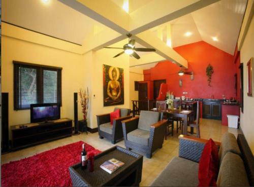 3 Bedroom Seafront Villa Island View