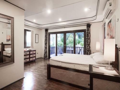 3 Bedroom Seafront Villa With Bay View Koh Phangan