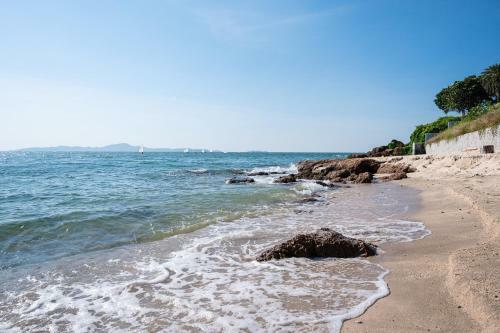 Majestic Residence Pool Villa 4 Bedrooms Private Beach