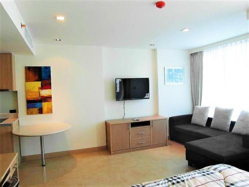 The Cliff Pratumnak - Floor 10 Sea View Studio