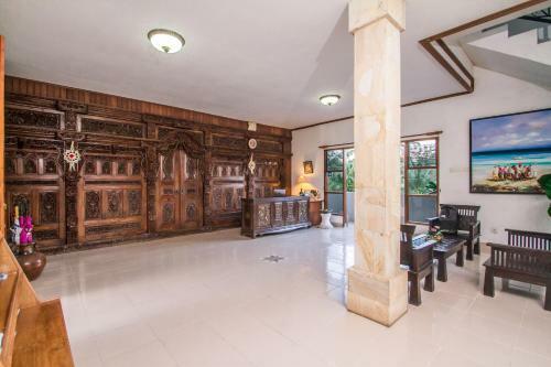Puri Saron Hotel Madangan - Gianyar