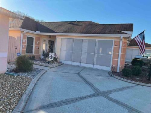 Walk To Spanish Springs Villa - Golf Cart - Pets
