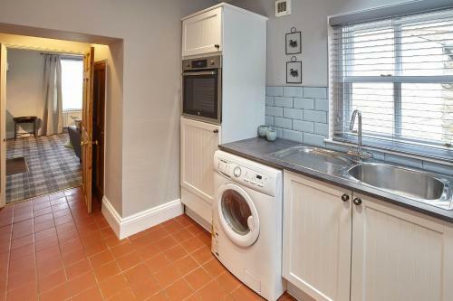 Host & Stay - Rose Cottage @ Durham