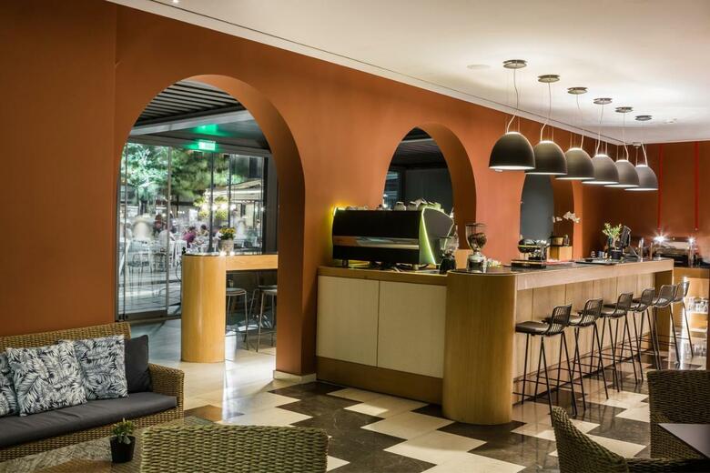 Aenos Hotel