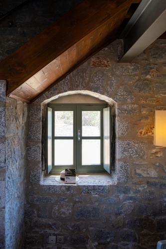 Modern 2bdr Stone Tower, Majestic View In Mani