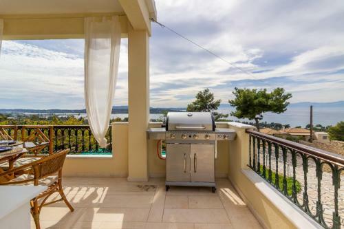 House With Amazing Ocean View And Patio - Pool