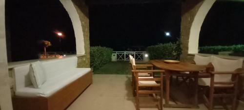 Lovely Maisonette Right In Front Of The Sea