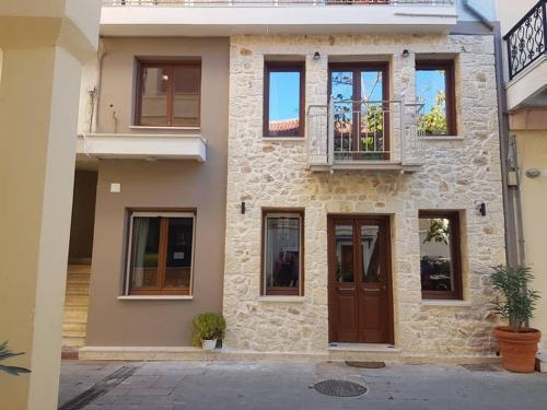 Modern Historical Center Apartment In Preveza 75m2