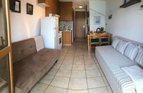 Seafront Family Apartment Ellie