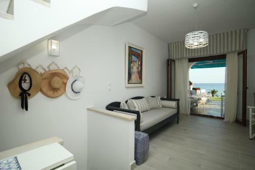Luxurious Beachfront Family House