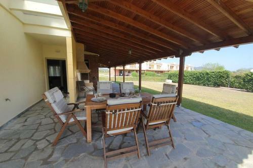 Luxury Maisonette 250m From The Sea