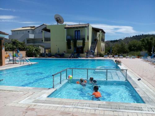 Amadeus Hawaii Apartments & Studios