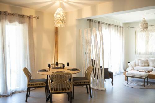 Villa Elanthy-new Luxury Villa With Private Sea Access
