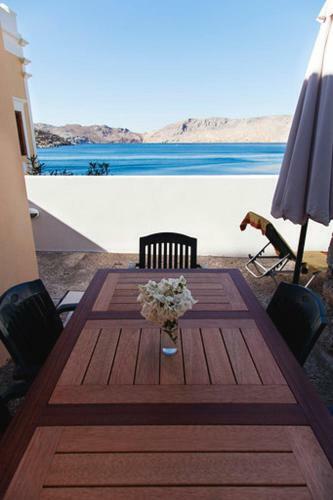 Overthe Sea Apartments
