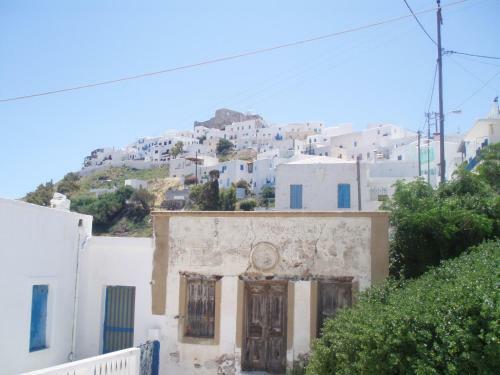 Hostal Gyrouli Studios