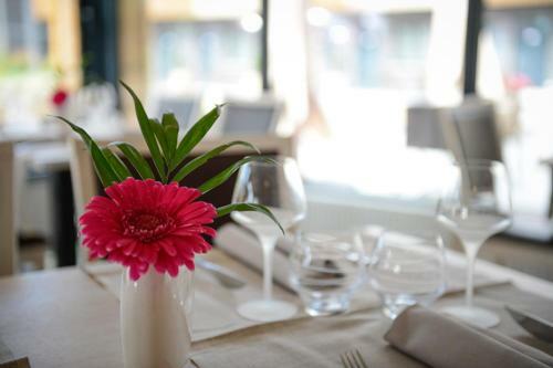 Hotel Logis La Lentillere (restaurant C�t� Parc)