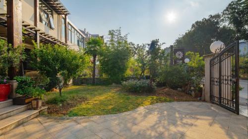 Floral Hotel Wuxi Shengziling