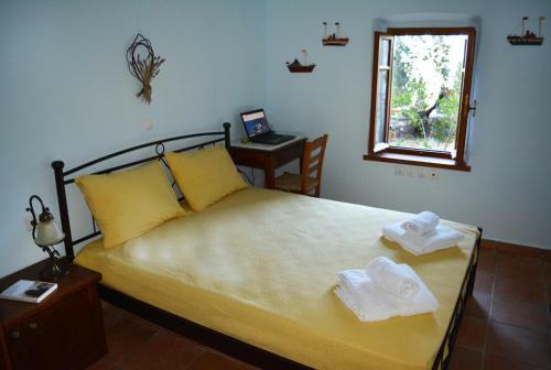 Homeberry Traditional Stone House In Tiros