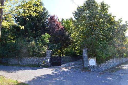 Villa Vytina With Garden And Bbq
