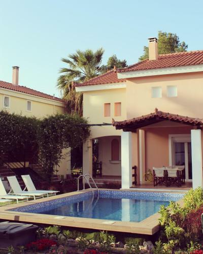 Hotel Corinthian Village