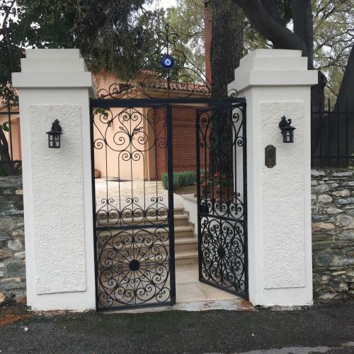 Villa Anna's Mansion