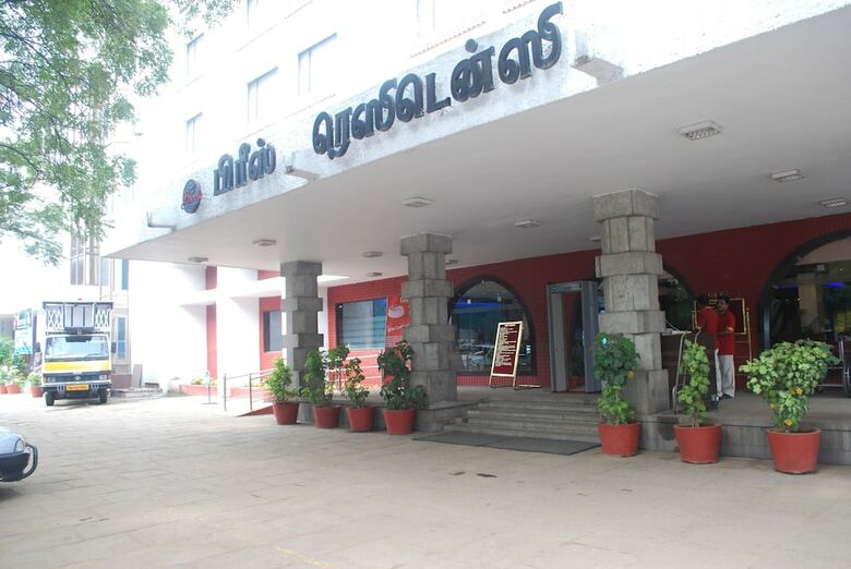 Hotel Breeze Residency