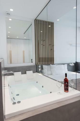 Porto Sea View Apartments - Luxury Junior Suites