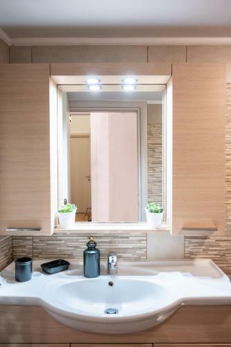 Porto Sea View Apartments - Mitropoleos
