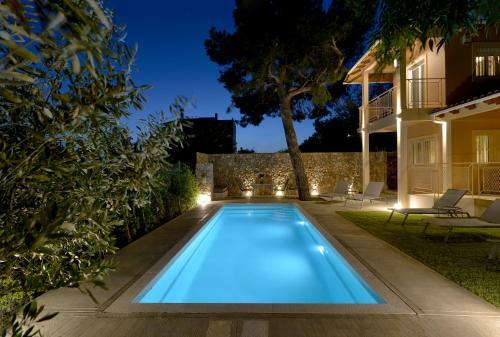 Villa Lagonisi Luxuri?us Residence