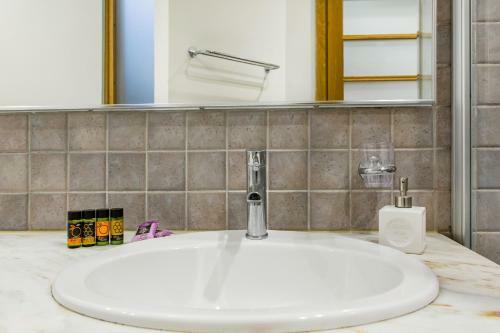Villa Minimalist Stone Country House