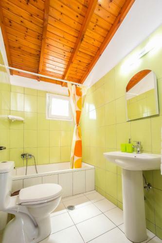 Platanos House Ideal For Families