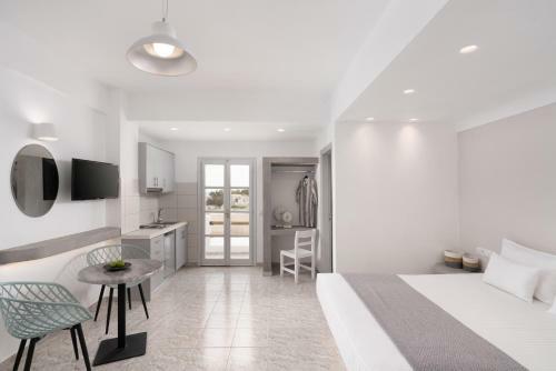 Hotel White Lily - Adults Only 16 Plus