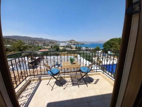Villa From 150m Of Vlixa Beach