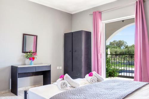 Brunswick Apartments - Pool & Beach