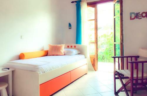 Sea Zoe, Summer House
