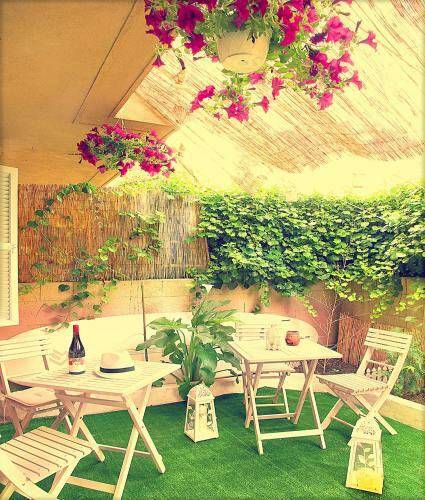 The Eclectic Yard Home -famous For Its Design