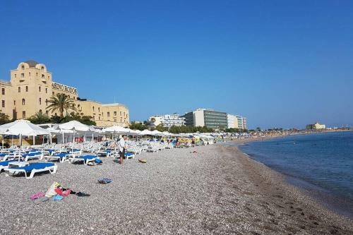 Exclusive City Center Beach Apartment