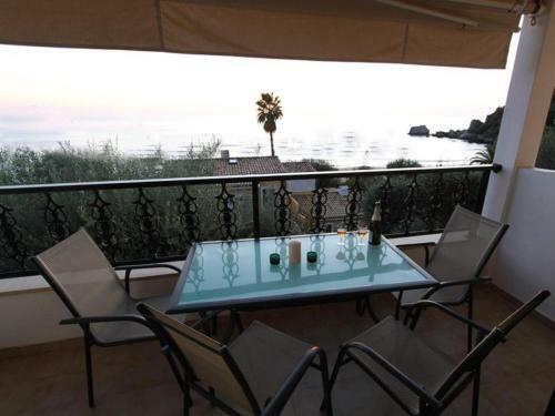 Sunny Apartment In Corfu With Balcony