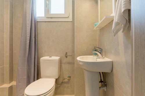 Hotel V Luxury Apartments Posidi