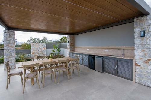 Imperium Luxury Villas-sauna, Jacuzzi & Heated Pool