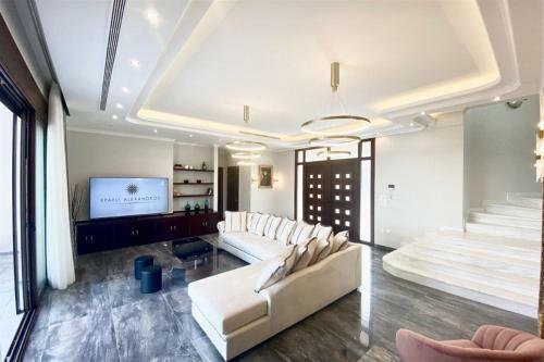 Epavli Alexandros Luxury Villa