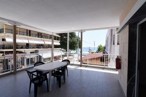 Hotel Kostas Goulopoulos Rooms