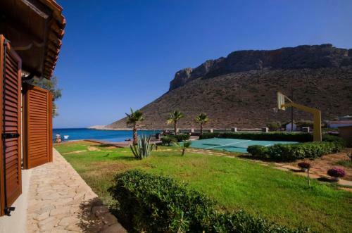 Villa Stavros Beachfront Homeleader